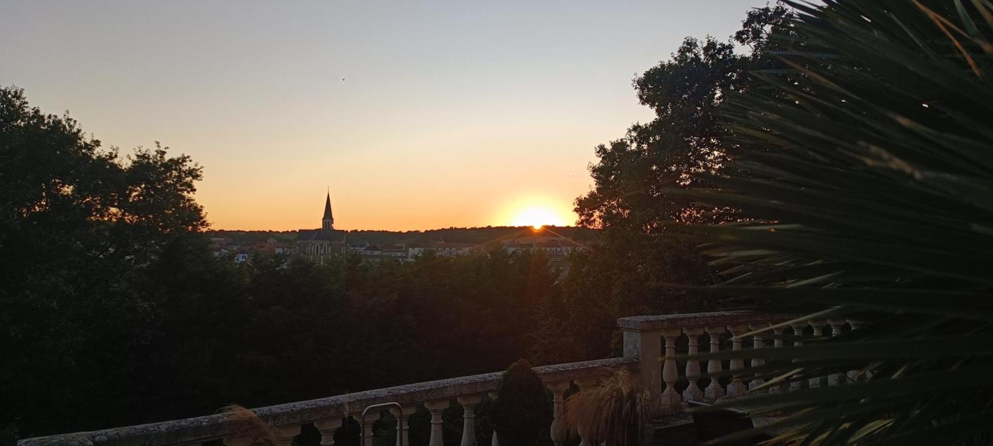 Gite De Charme Atypique Vue Panoramique Montrevault Dış mekan fotoğraf